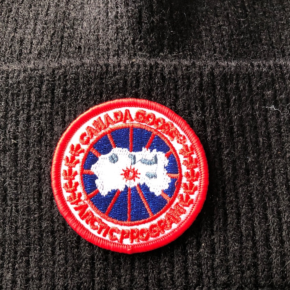 Canada Goose Black Beanie with Brown Fur Pom - Picture 3 of 5